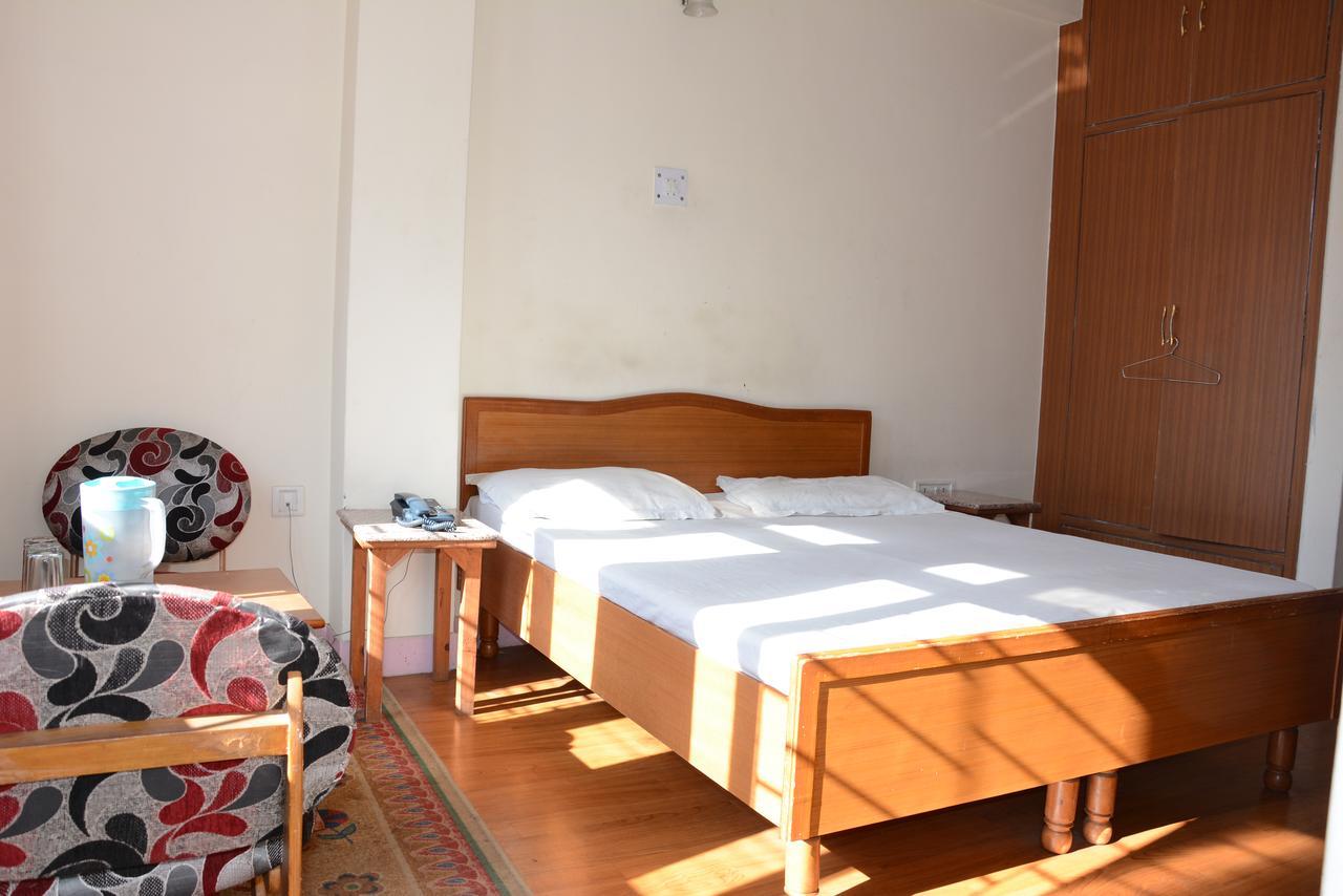 Hotel Basant Shimla Buitenkant foto