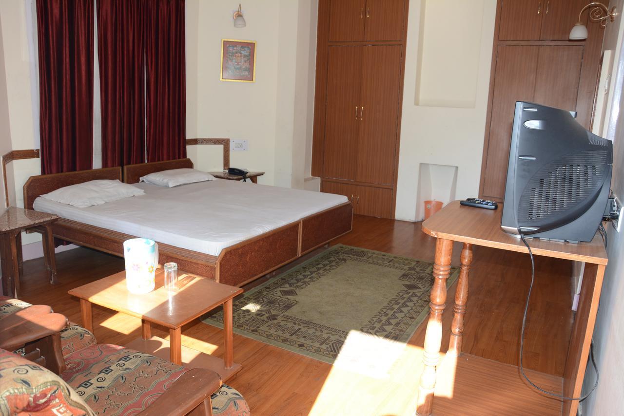 Hotel Basant Shimla Buitenkant foto