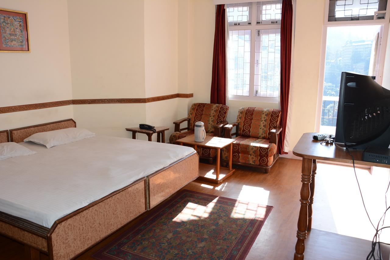 Hotel Basant Shimla Buitenkant foto