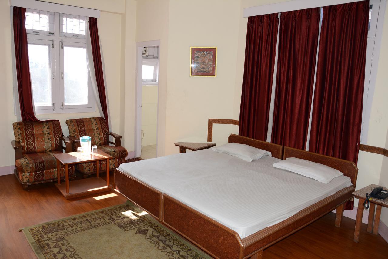 Hotel Basant Shimla Buitenkant foto