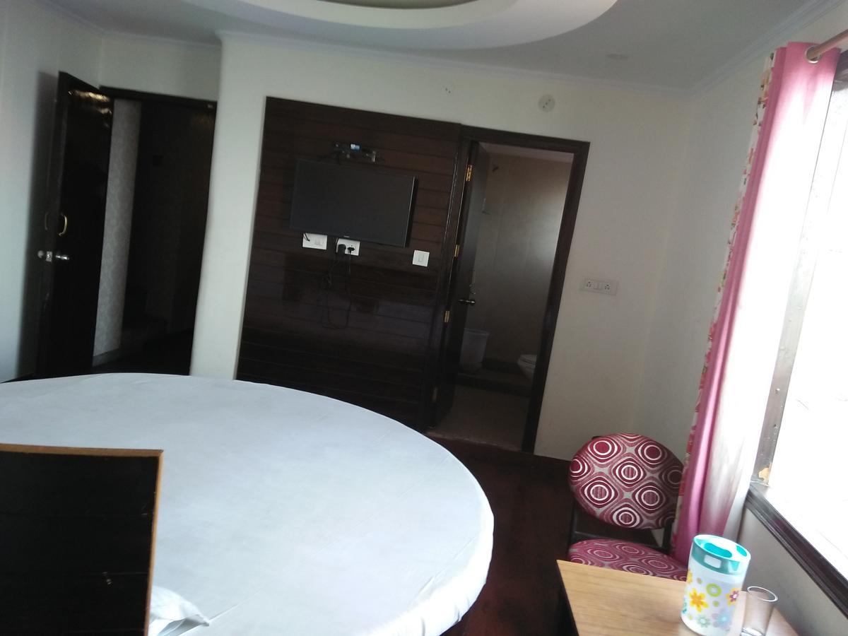 Hotel Basant Shimla Buitenkant foto